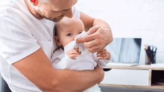 Homéopathie et rhume d’un bébé : que donner à son enfant ?