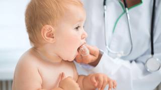 Comment intervient l’homéopathie pour soulager un bébé lors de la pous